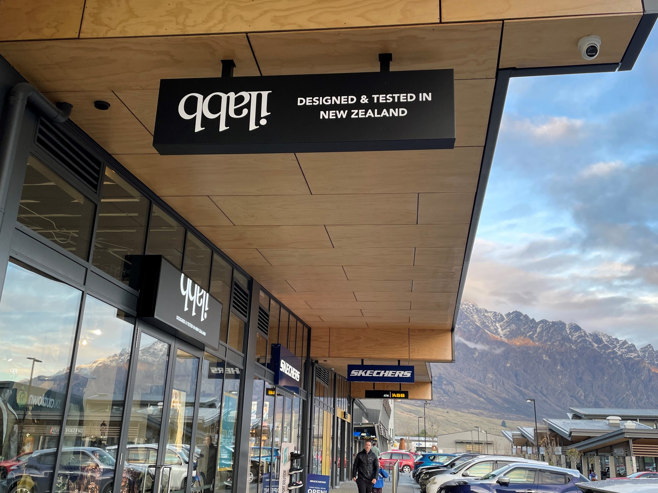 Skechers store shop queenstown